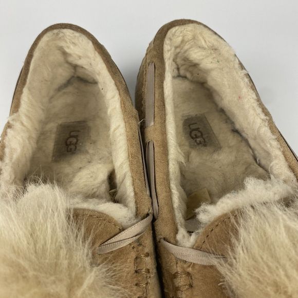 UGG DAKOTA POM POM CHESTNUT SUEDE MOCCASINS WOMEN`S SLIPPERS SIZE 10 US - Picture 8 of 12